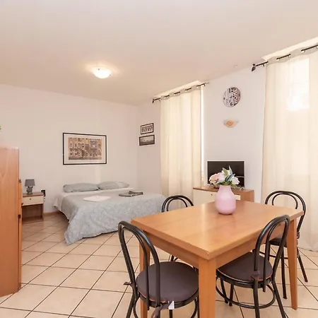Apartment Piazza Vittoria Monolocale - Affitti Brevi Italia Brescia