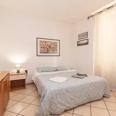 Piazza Vittoria Monolocale - Affitti Brevi Italia Apartment Brescia