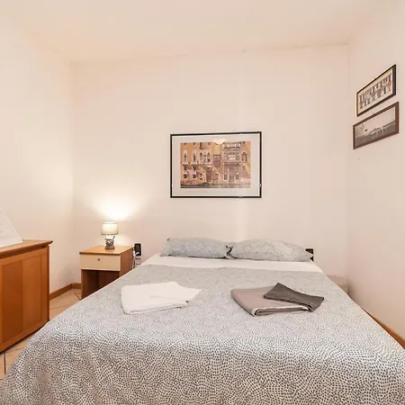 Apartment Piazza Vittoria Monolocale - Affitti Brevi Italia Brescia